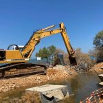 Ξεκίνησαν οι εργασίες καθαρισμού και αποκατάστασης των ζημιών στην παραλία Αγίου Νικολάου (Μπούρτζι)