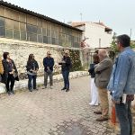 Επίσκεψη της Δημάρχου Χαλκιδέων και εκπροσώπων της Εφορείας Αρχαιοτήτων Εύβοιας στα διατηρητέα της συνοικίας της Αγίας Παρασκευής