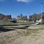 Πτώση τμήματος της περίφραξης στο γήπεδο ποδοσφαίρου του Πάρκου Λαού από τους ισχυρούς ανέμους – Συνεργεία του Δήμου Χαλκιδέων έχουν απομονώσει το σημείο❗️